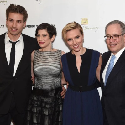 Karsten Olaf Johansson with his children. .